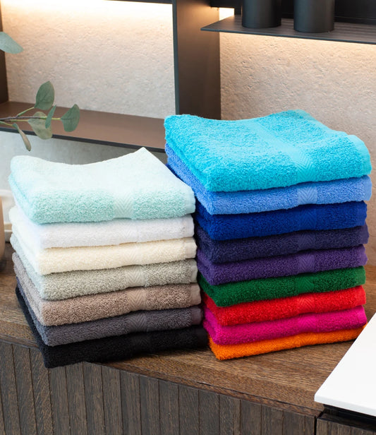 TC03 — Luxury Hand Towel