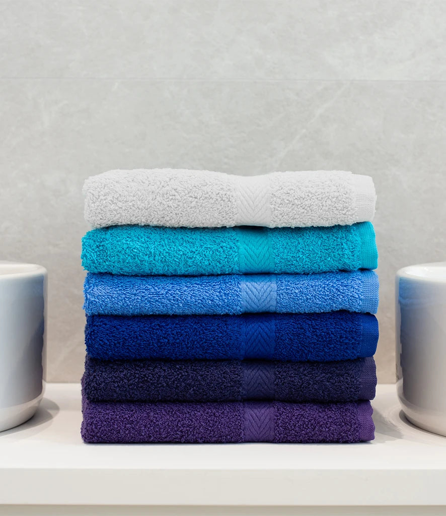 TC03 — Luxury Hand Towel