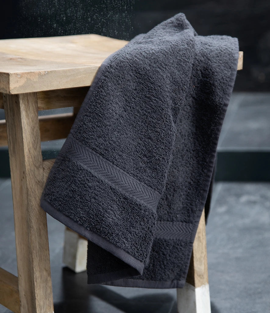 TC03 — Luxury Hand Towel